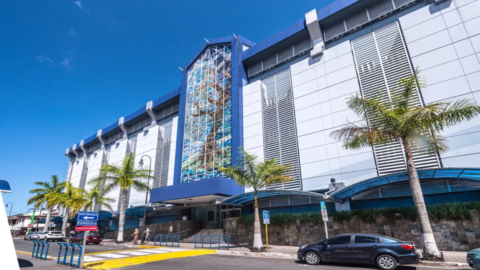 Vista del edificio Hospital Clínica Bíblica